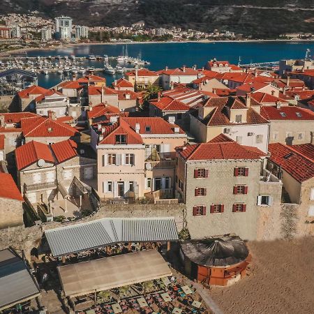 R Club Apartments Old Town Будва Екстер'єр фото