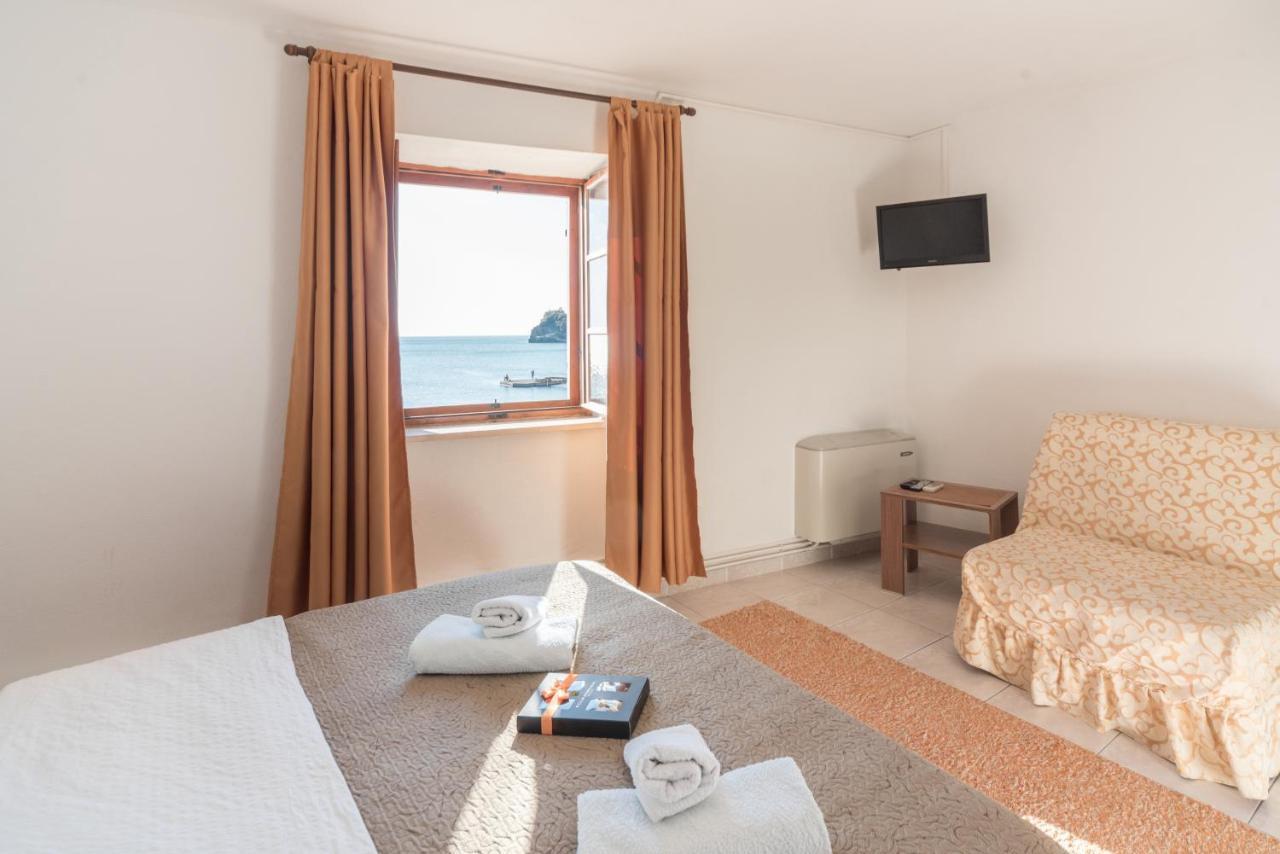 R Club Apartments Old Town Будва Екстер'єр фото