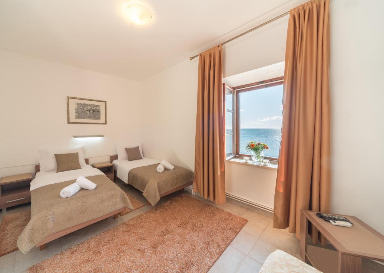 R Club Apartments Old Town Будва Екстер'єр фото