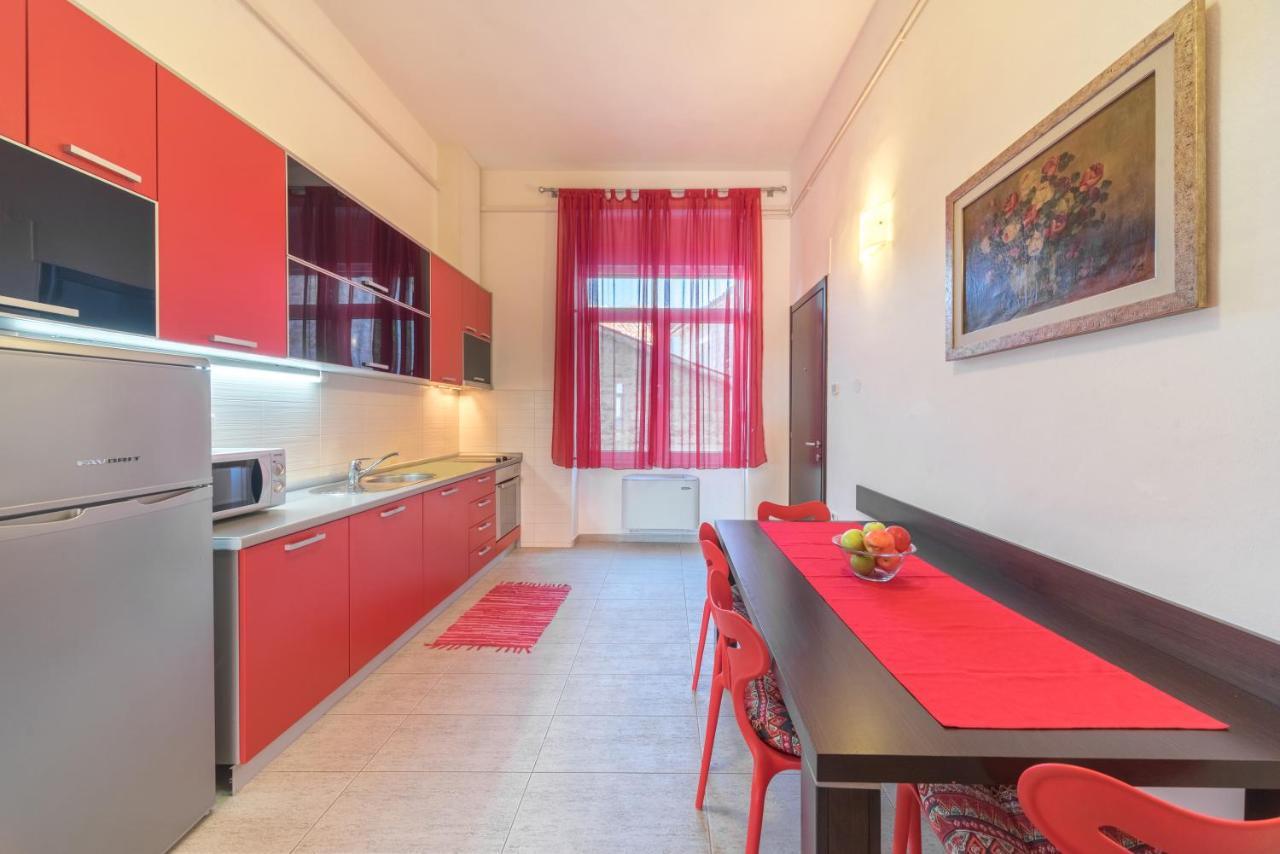 R Club Apartments Old Town Будва Екстер'єр фото