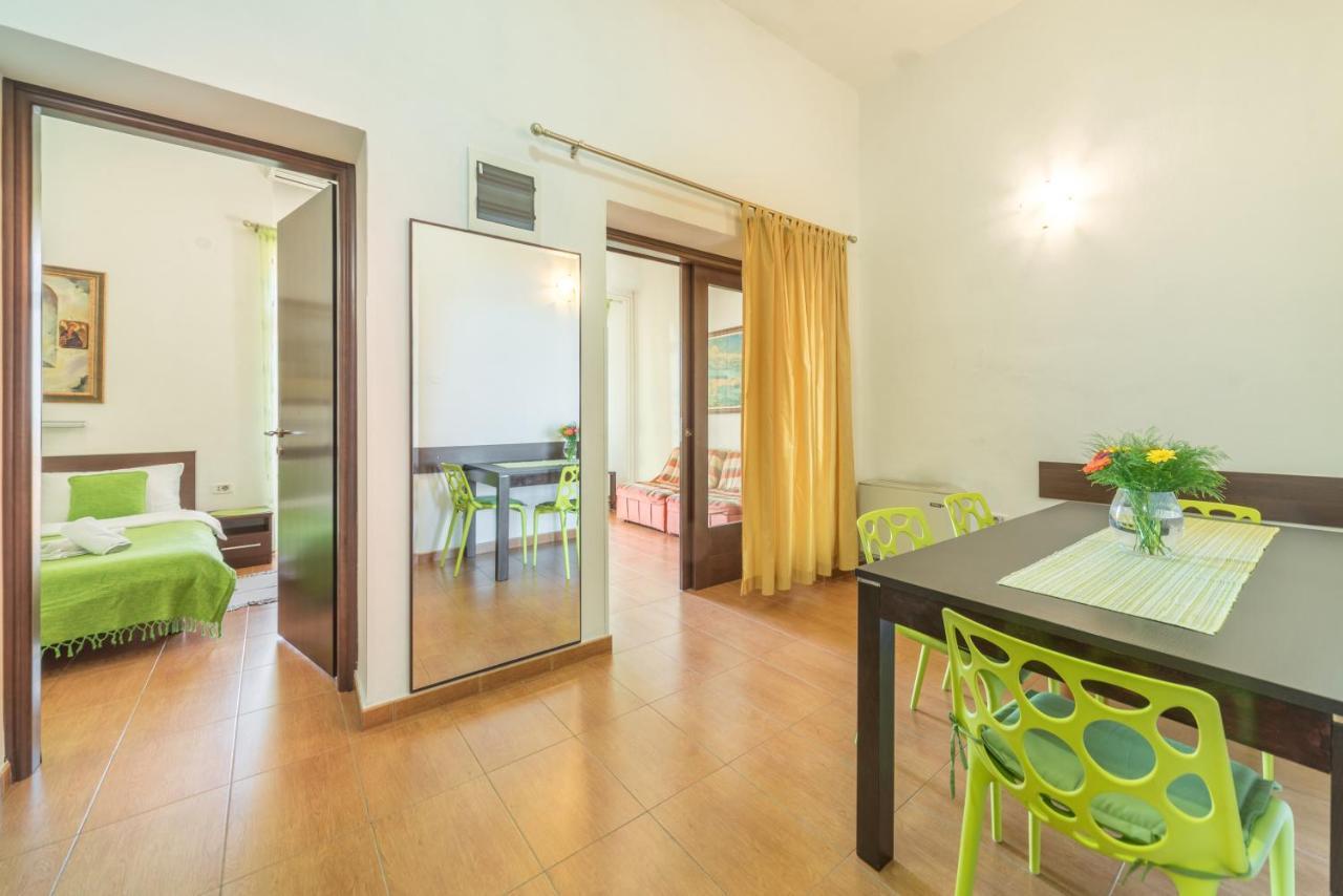R Club Apartments Old Town Будва Екстер'єр фото