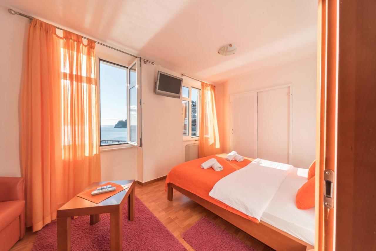R Club Apartments Old Town Будва Екстер'єр фото
