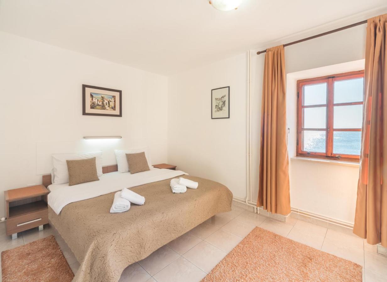 R Club Apartments Old Town Будва Екстер'єр фото
