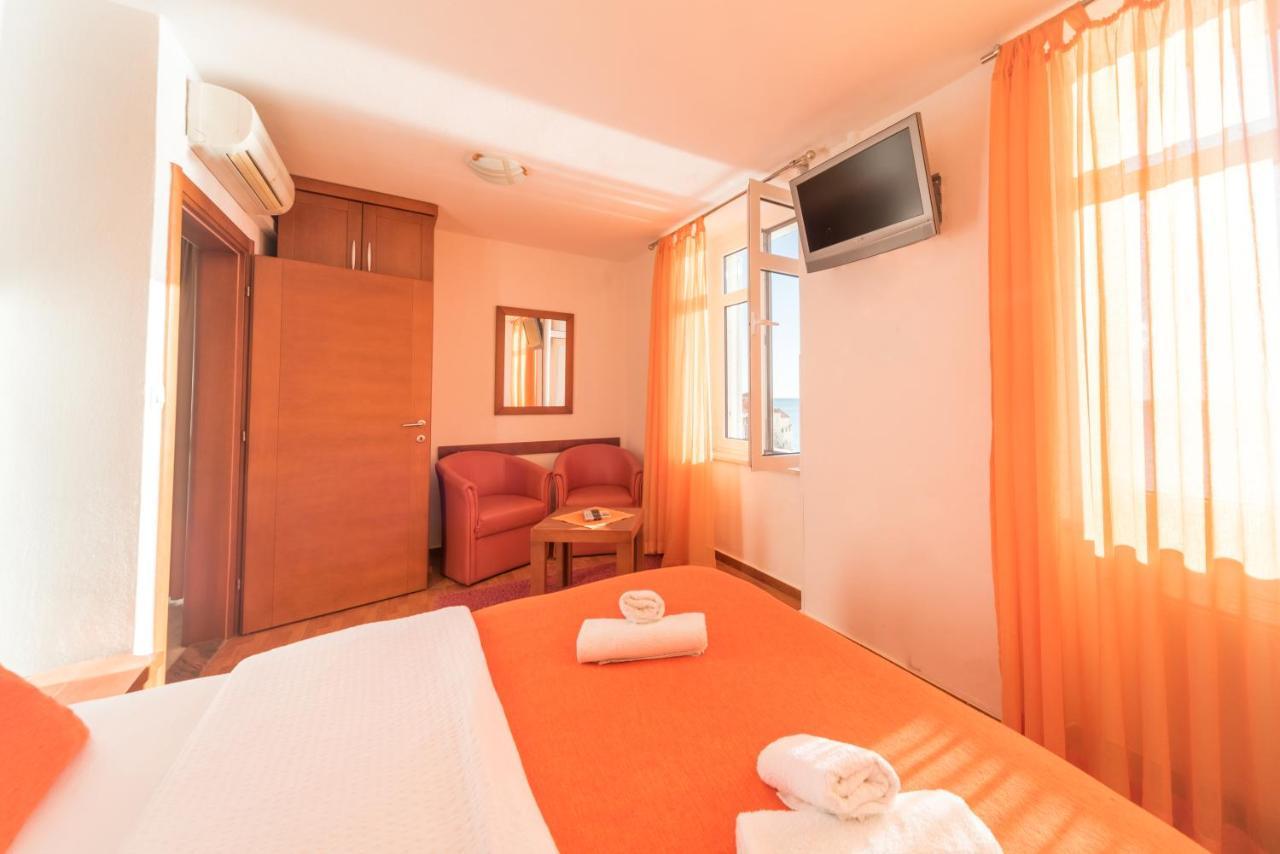 R Club Apartments Old Town Будва Екстер'єр фото