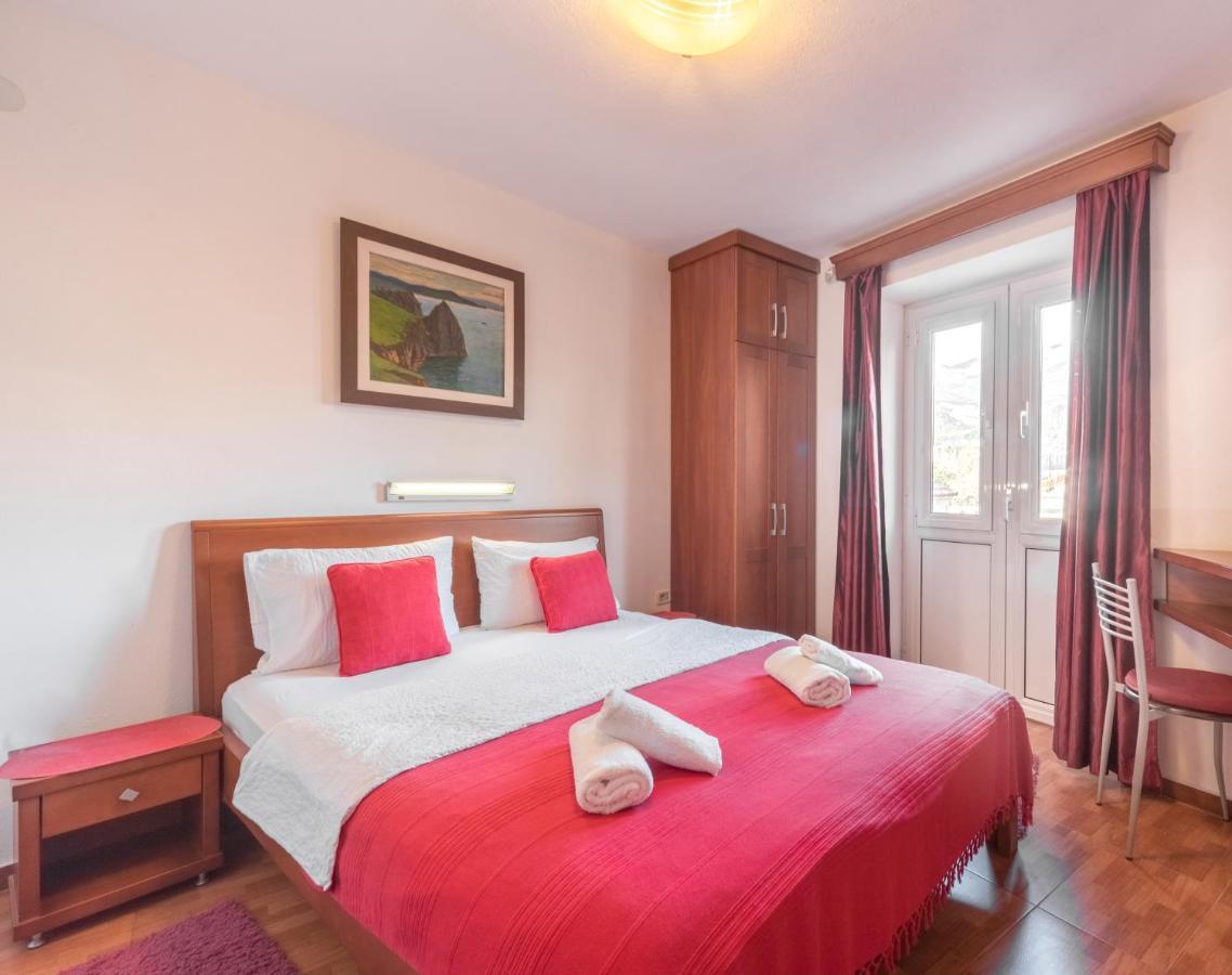 R Club Apartments Old Town Будва Екстер'єр фото